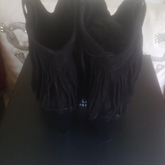 Boots - Picture 4 of 5